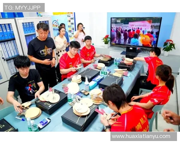 明星足球球星齐聚一堂互动精彩瞬间盘点 引发粉丝热议与关注