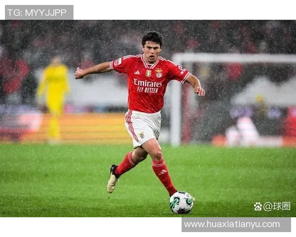 足球场上的英俊风采 足球明星魅力展现 让你心动不已 足球场上的英俊风采 足球明星魅力展现 让你心动不已